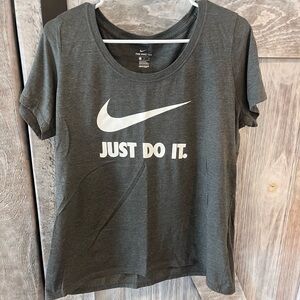 Nike T-shirt, women’s size large gray